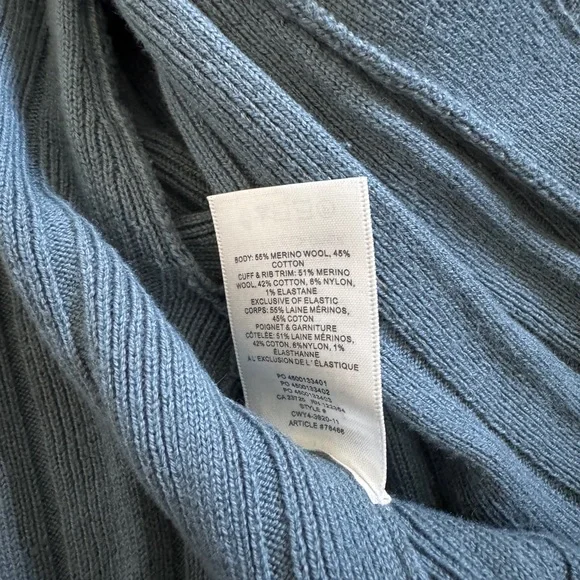 Aritzia Plunge Front Cropped Cardigan XXS wilfred blue - Picture 5 of 6